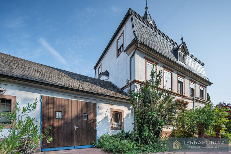 Maison - 280 m² - 10 pièces