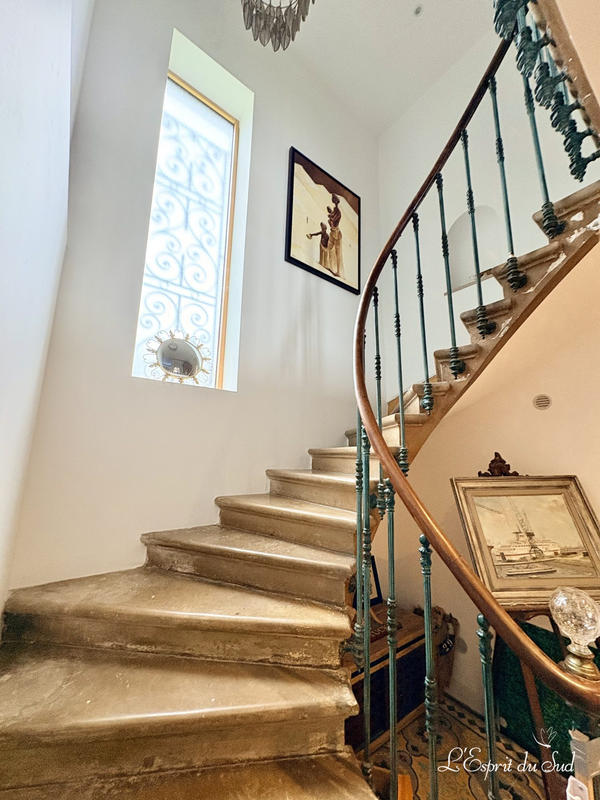 Maison - 210 m² - 8 pièces