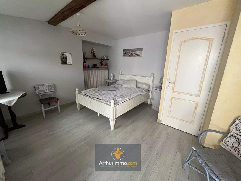 Maison - 200 m² - 8 pièces