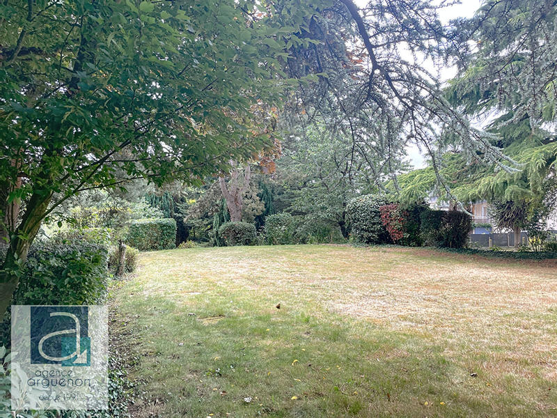 Maison - 290 m² - 10 pièces