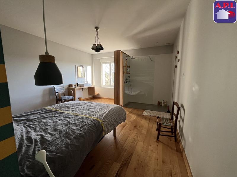 Maison - 239 m² - 6 pièces