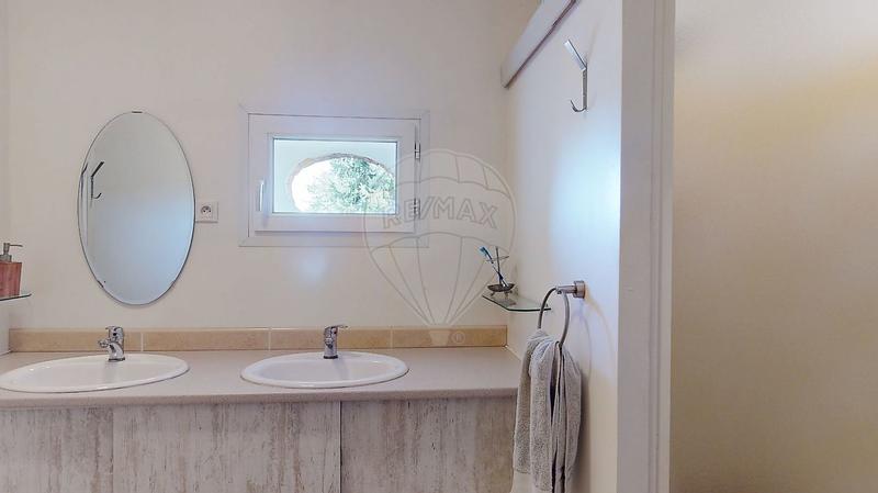 Corps de ferme - 250 m² - 6 pièces