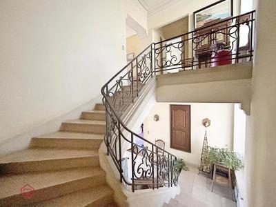 Propriété - 339 m² - 11 pièces