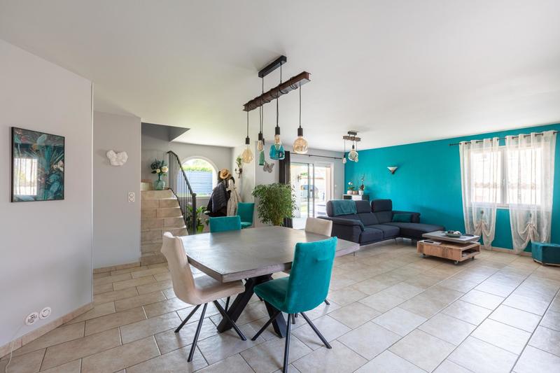 Maison - 208 m² - 8 pièces