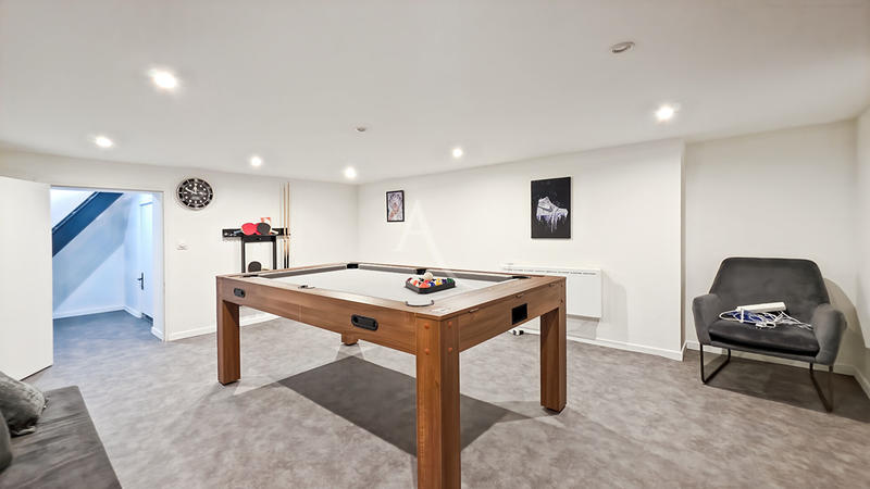 Villa - 165 m² - 10 pièces