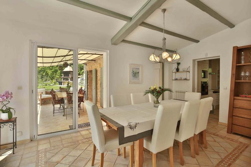 Villa - 262 m² - 6 pièces