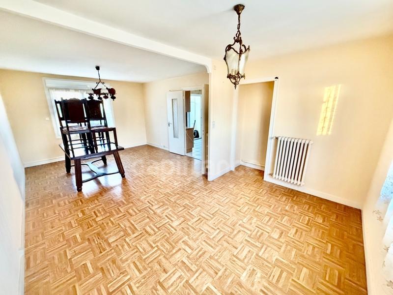 Maison - 80 m² - 5 pièces