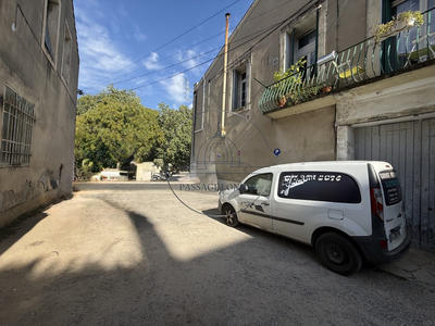 Local d'activités - 100 m²