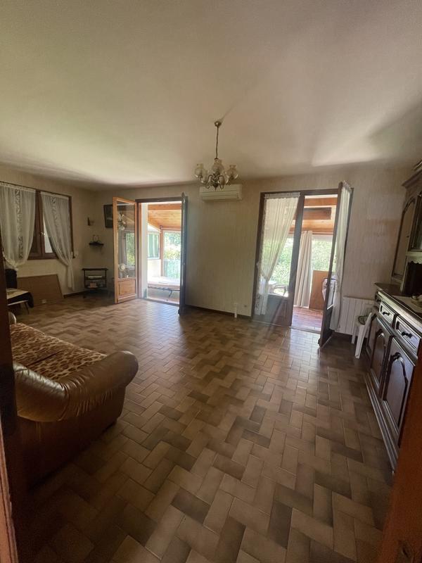 Villa - 90 m² - 5 pièces