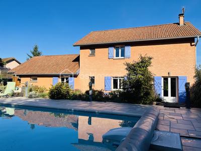 Maison - 166 m² - 7 pièces