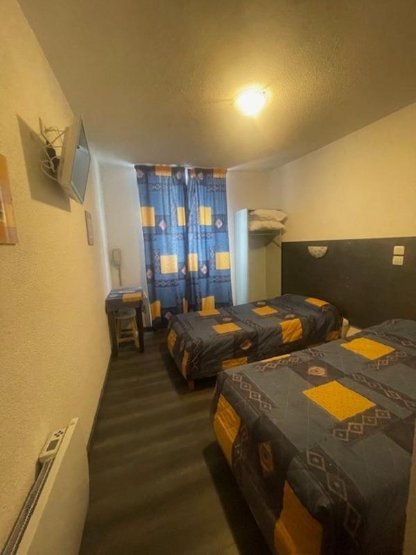 Fonds de commerce - 1 400 m²