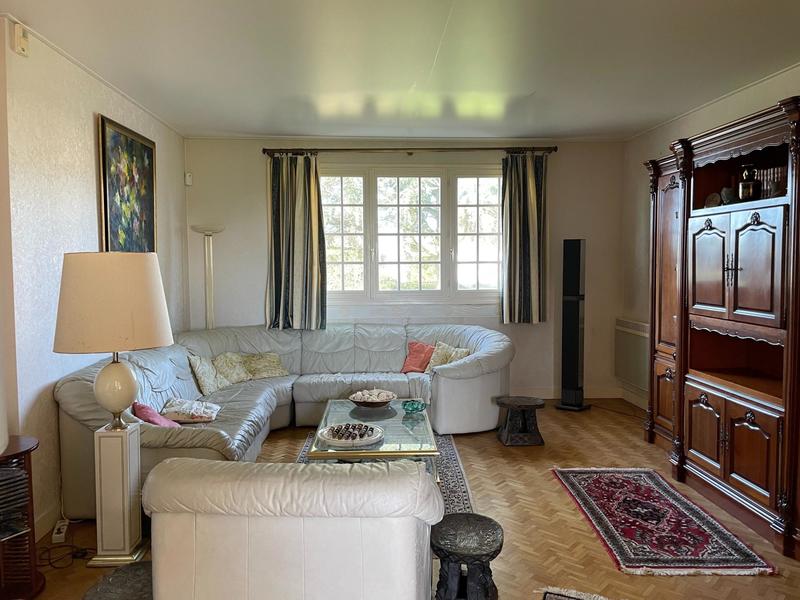 Maison - 220 m² - 8 pièces