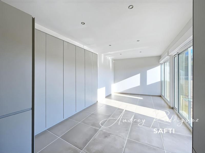 Villa - 210 m² - 8 pièces