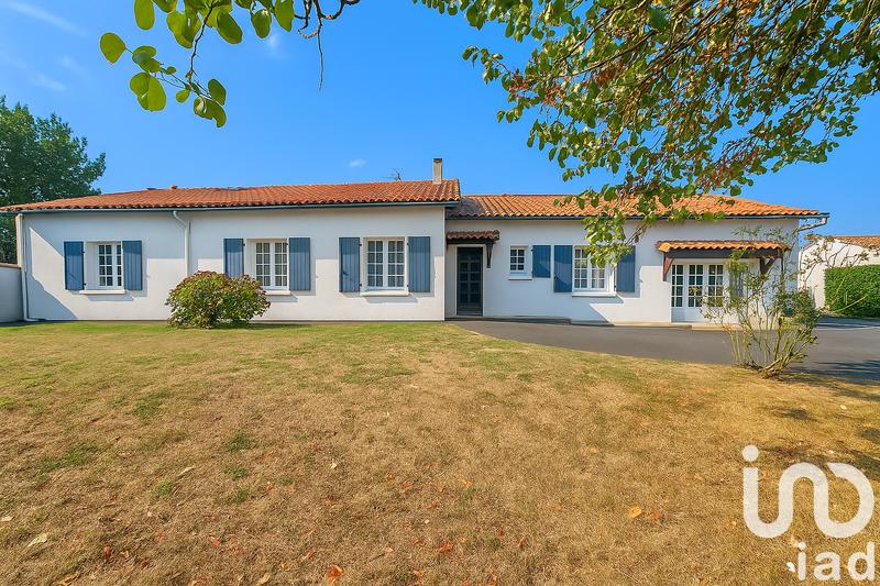Maison - 218 m² - 9 pièces