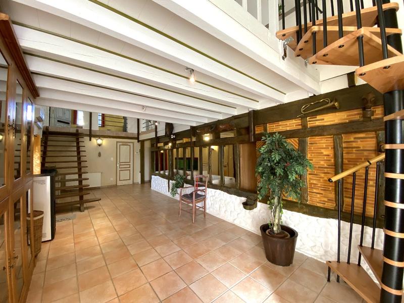 Maison - 253 m² - 5 pièces