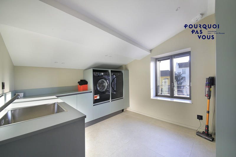 Maison - 360 m² - 6 pièces