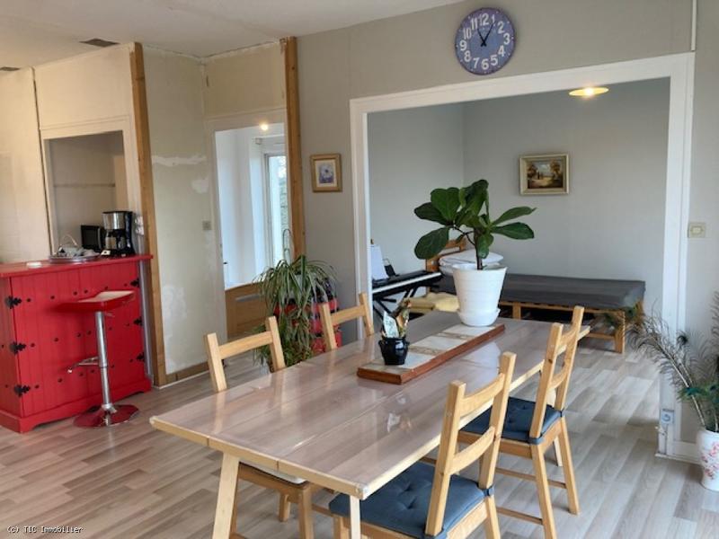 Demeure - 205 m² - 6 pièces