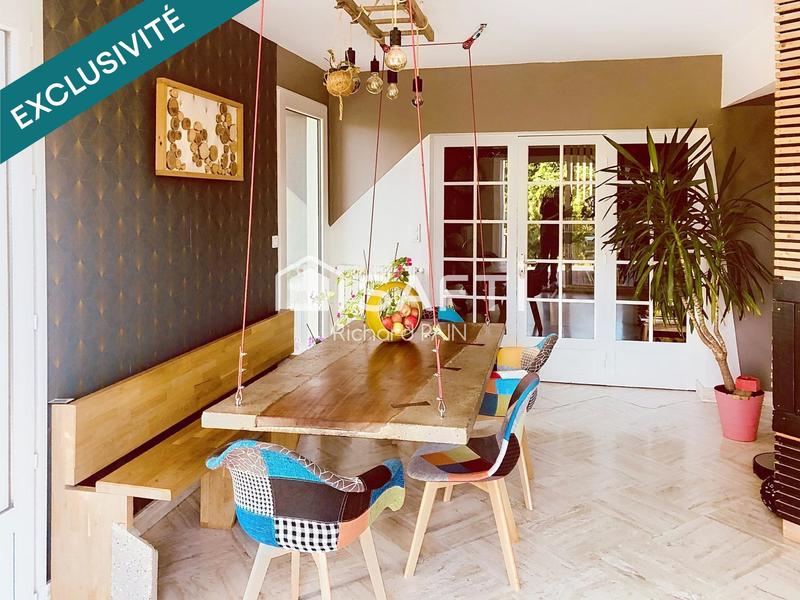 Maison - 240 m² - 8 pièces