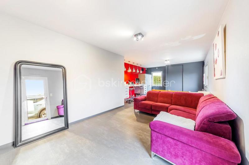 Maison - 305 m² - 8 pièces