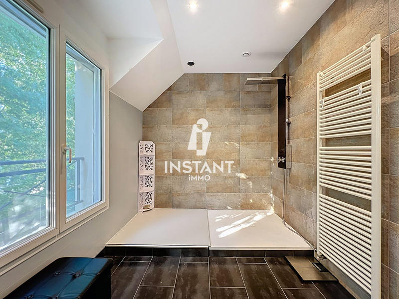 Villa - 238 m² - 9 pièces