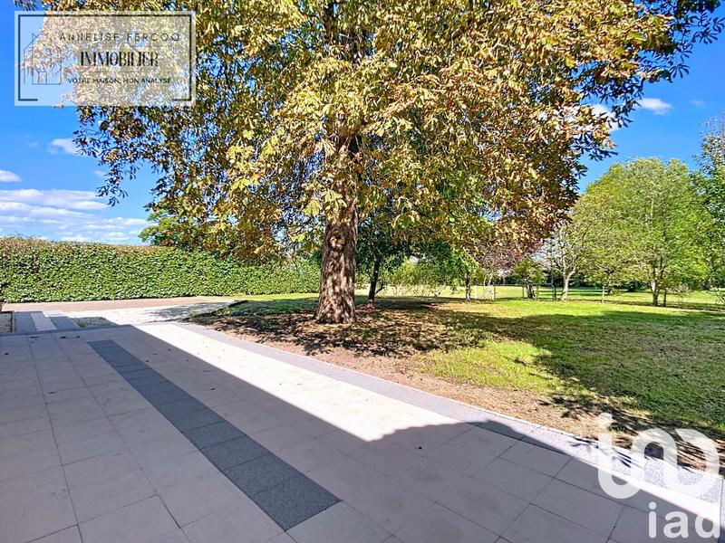 Maison - 250 m² - 8 pièces