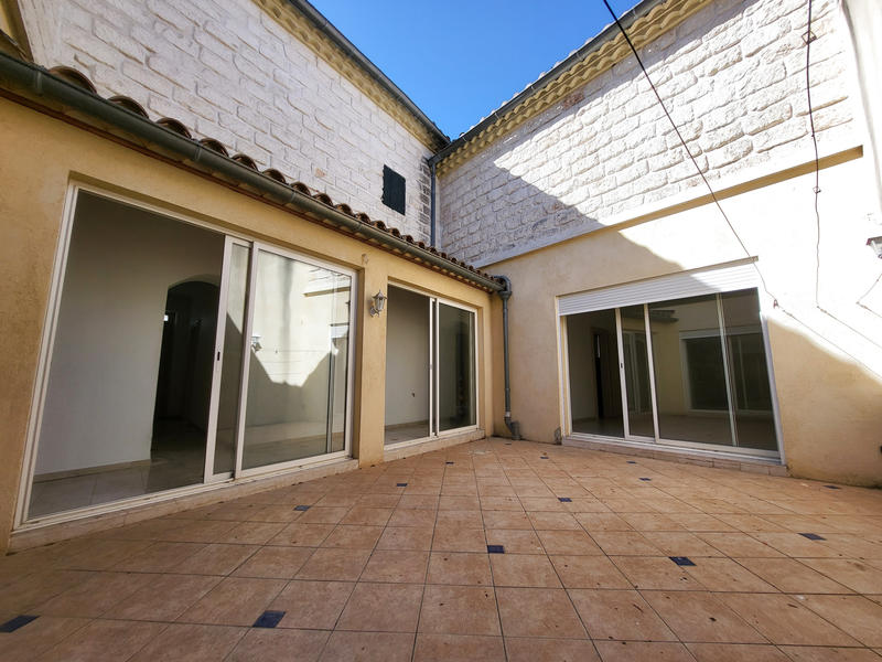 Maison - 219 m² - 8 pièces