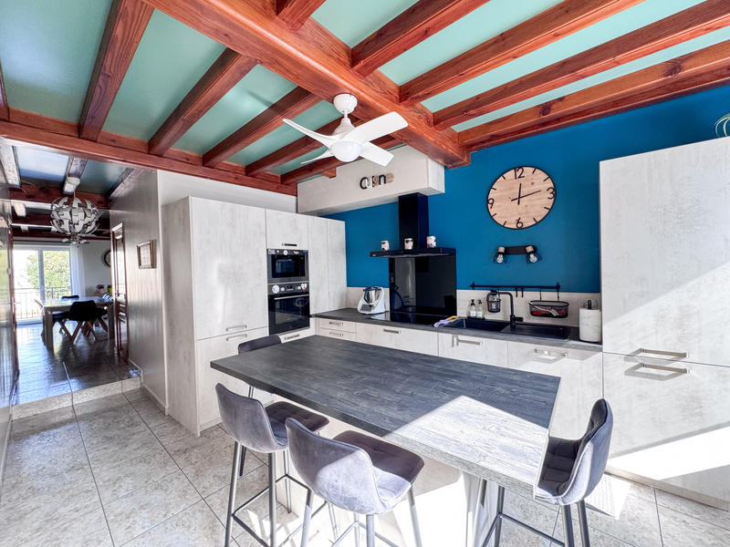 Maison - 209 m² - 7 pièces