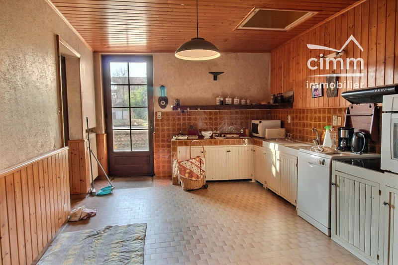 Maison traditionnelle - 225 m² - 5 pièces