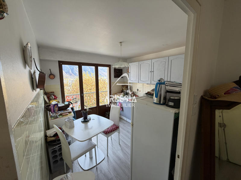 Appartement - 65 m² - 2 pièces