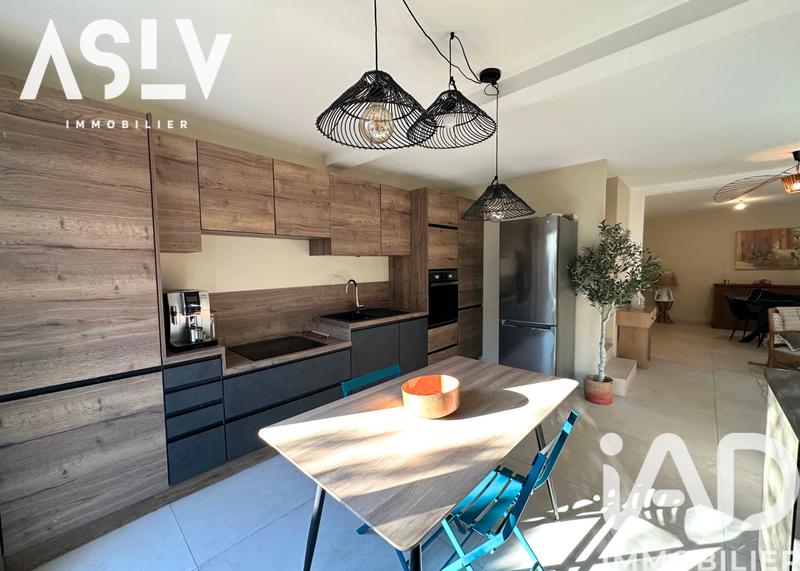 Maison - 90 m² - 5 pièces