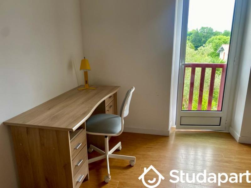 Chambre - 10 m² - 1 pièce