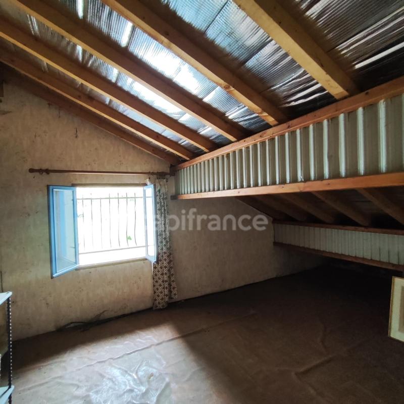 Maison - 200 m² - 2 pièces