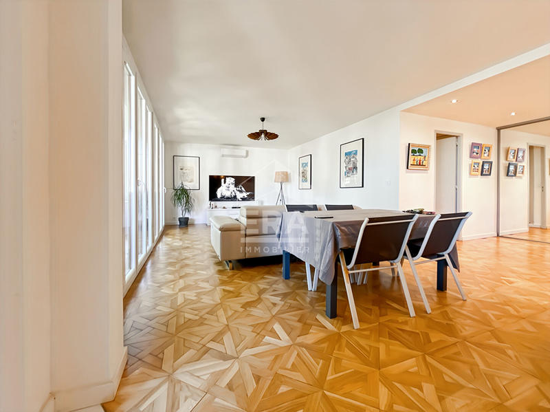 Appartement - 90 m² - 4 pièces