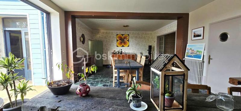 Maison - 285 m² - 9 pièces