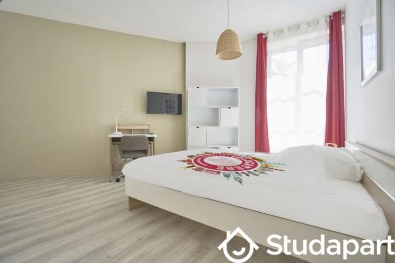 Chambre - 13 m² - 1 pièce