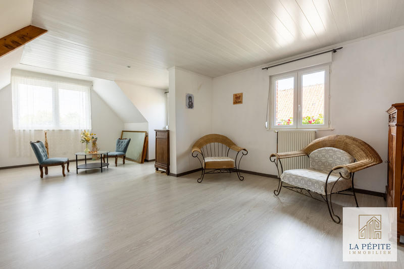 Maison - 216 m² - 6 pièces