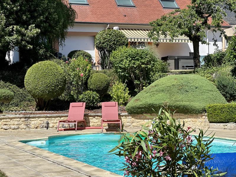 Maison - 230 m² - 5 pièces