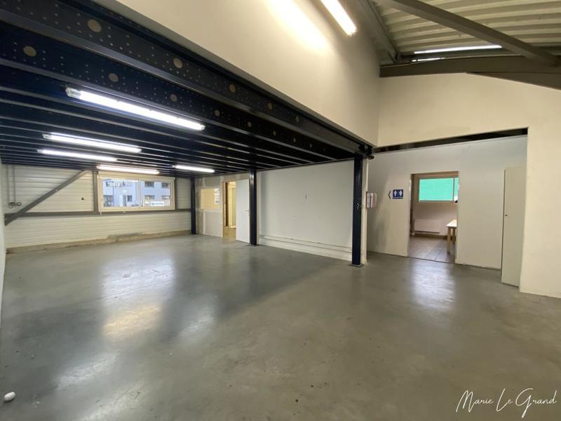 Entrepôt - 822 m²