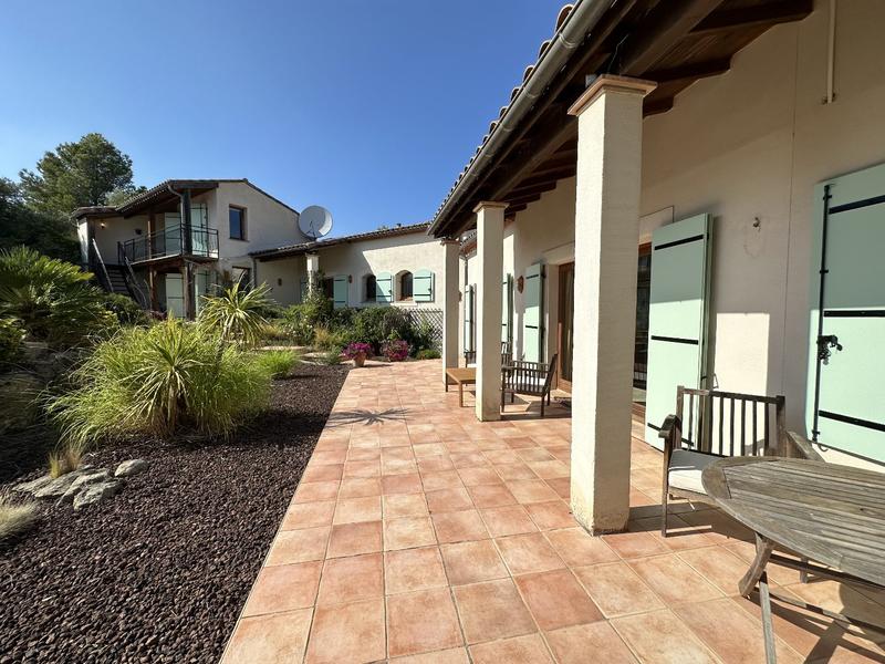 Maison contemporaine - 199 m² - 6 pièces