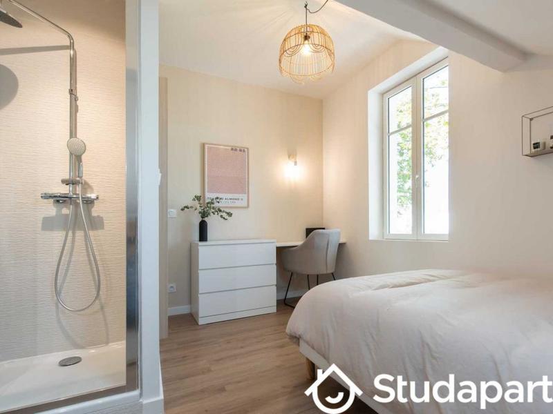 Appartement - 240 m² - 1 pièce