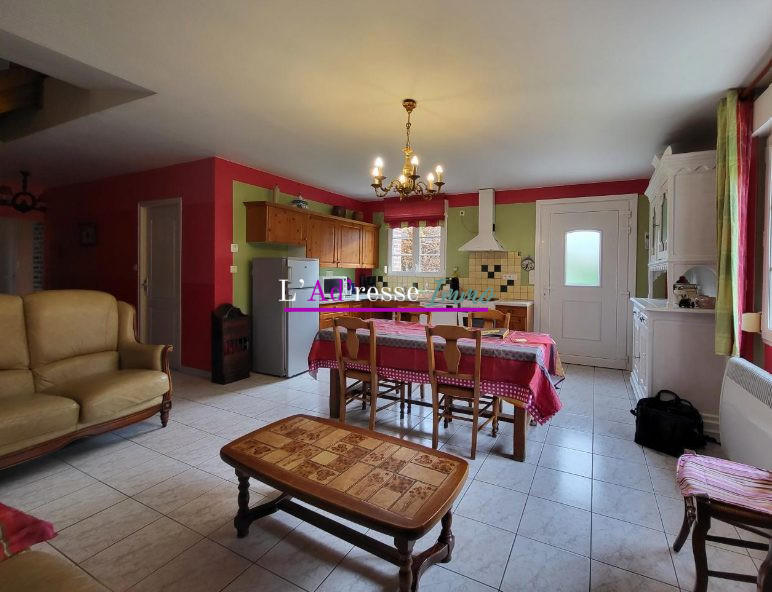 Maison - 300 m² - 21 pièces