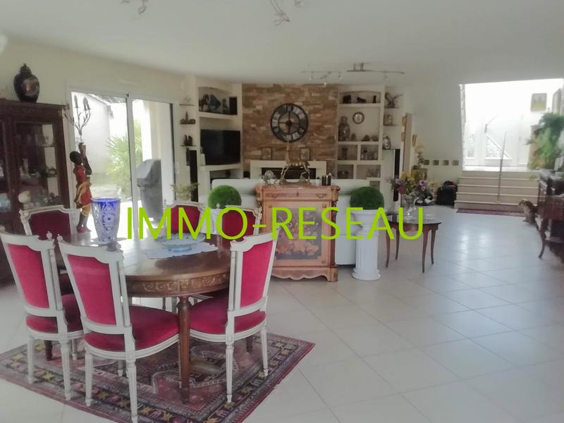 Maison contemporaine - 190 m² - 7 pièces