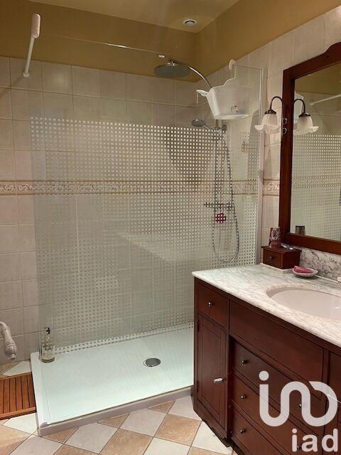 Maison - 227 m² - 8 pièces