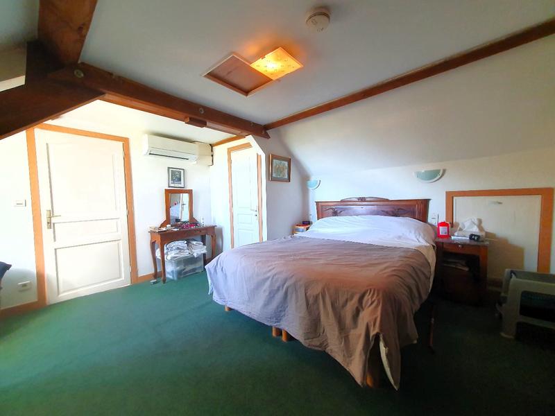 Corps de ferme - 273 m² - 10 pièces