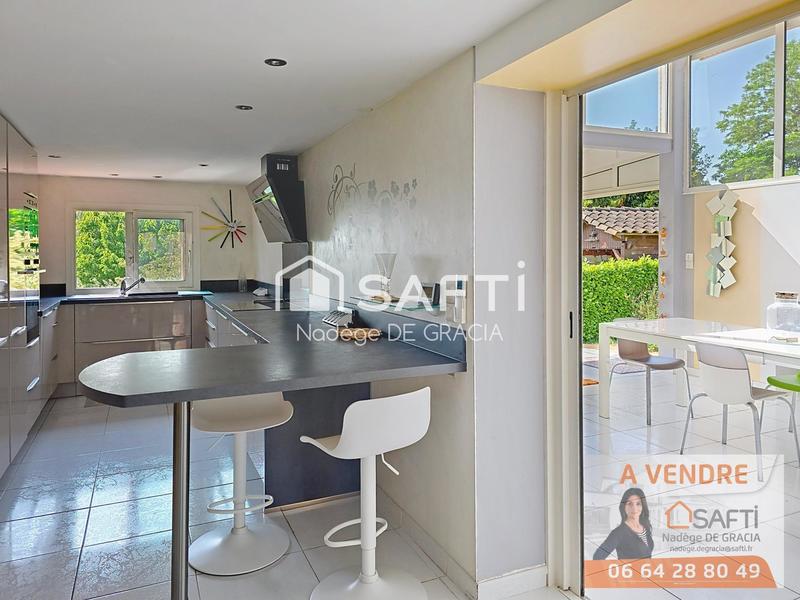 Maison - 263 m² - 7 pièces