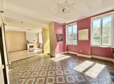 Maison - 168 m² - 10 pièces