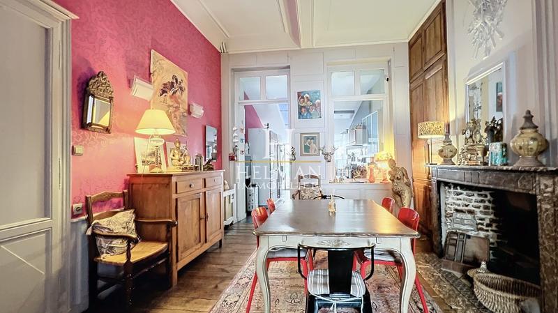 Maison - 301 m² - 11 pièces