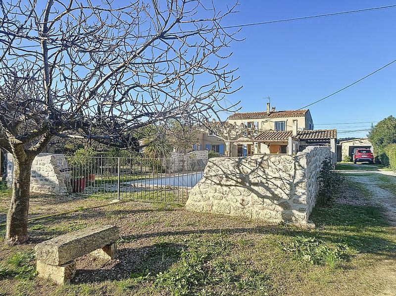 Mas - 300 m² - 12 pièces