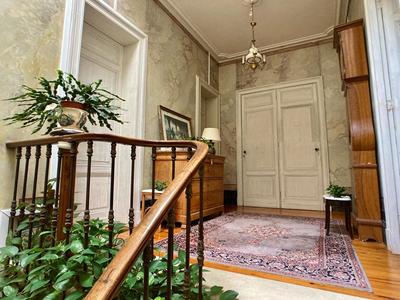 Maison - 200 m² - 6 pièces