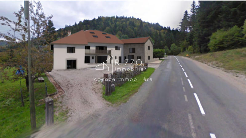 Maison - 804 m² - 3 pièces